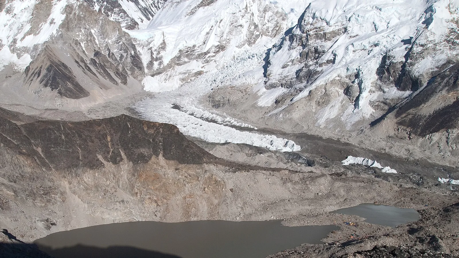 The heavily crevassed Khumbu Icefall and unstable ice below Mount Everest, Nepal — the kind of avalanche-prone high-mountain terrain where the country’s deadliest avalanches have occurred