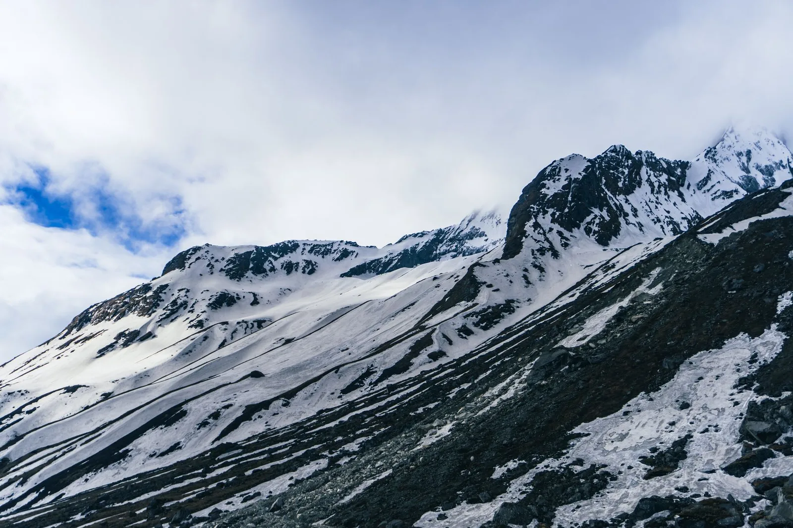 How cold does the Everest Base Camp trek actually get? Real night temperatures by altitude and month
