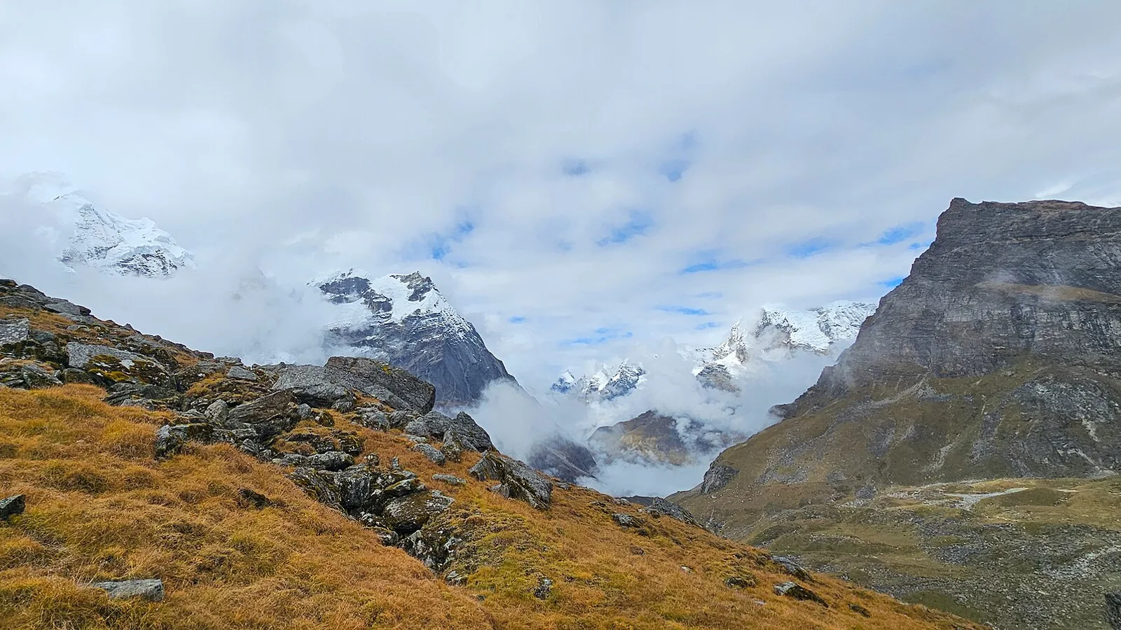 Mera Peak (6,476 m), Nepal’s highest trekking peak, above the remote Hinku valley in the Everest region — reached via Lukla and the Zatrwa La, unaffected by the 2026 Rasuwa flood