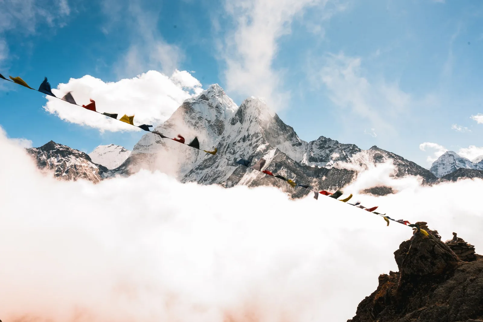 Two Everest Records Fell 42 Minutes Apart, on the Same Mountain, in the Same Morning