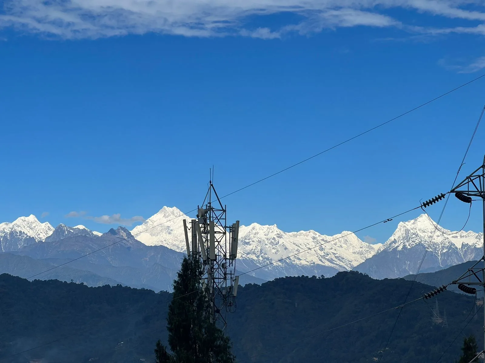 Fewer Than 1,000 Foreigners a Year Trek to Kanchenjunga Base Camp. Everest Sees That Many in a Week. Here's Who the 2026 Trek Suits
