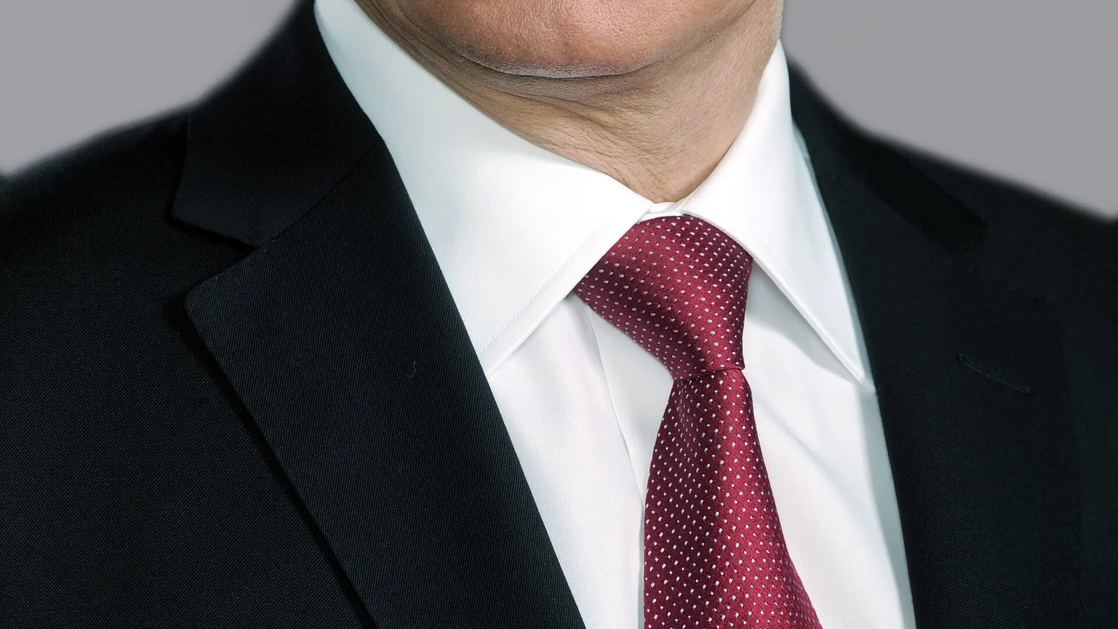 Official portrait of Russian President Vladimir Putin (file photo, Kremlin/Presidential Press and Information Office) — used to illustrate his condolence message over the 2026 Nepal floods; not an image of the disaster.