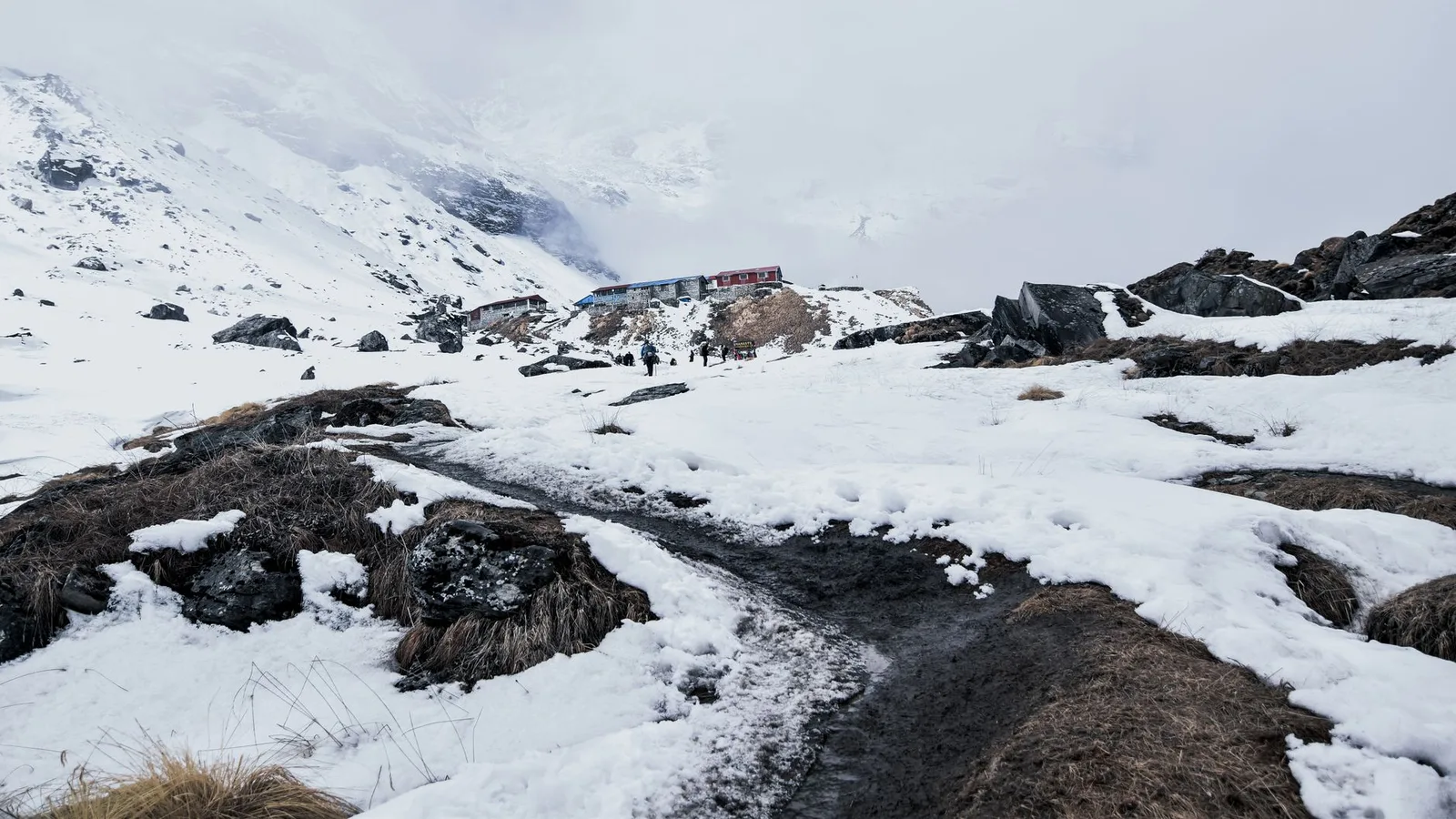 File photo: a trekker in the Nepal Himalaya with Kathmandu and mountain trails in mind — an illustrative context image for travellers in Nepal, not the 26 August 2026 flood