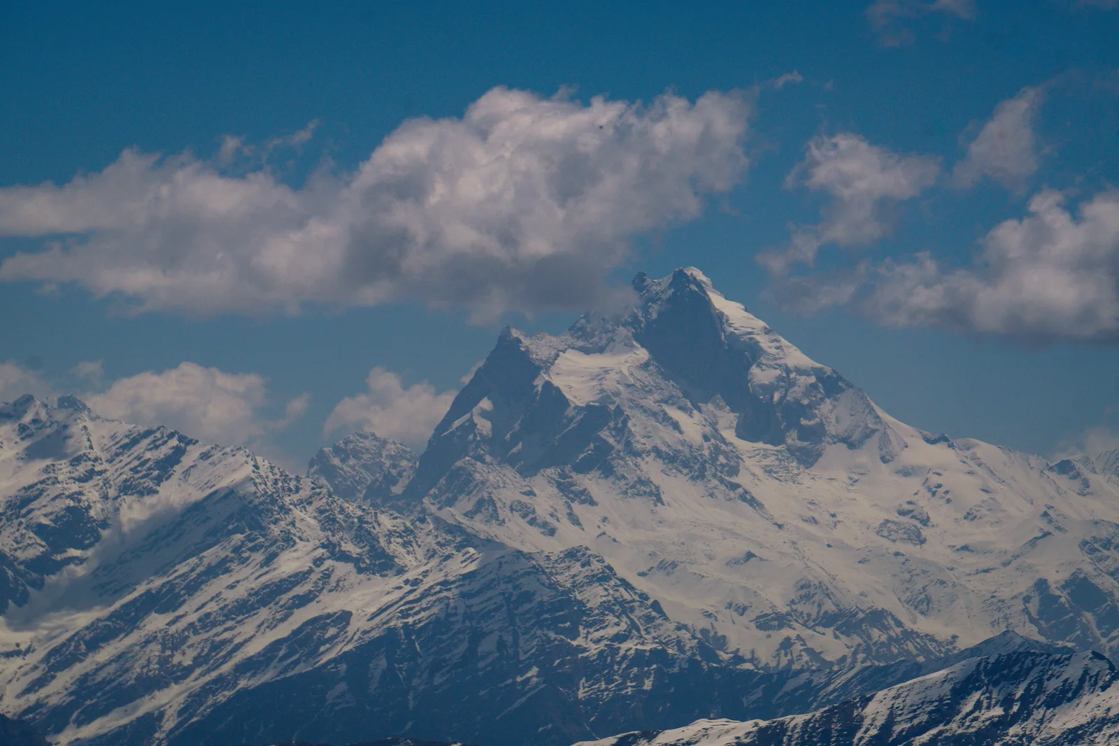 No Commercial Flight Has Ever Crossed Directly Over Mount Everest — Here's the Real Reason Why
